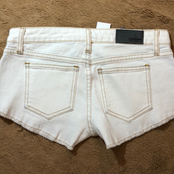 LF Carmar White Shorts - Picture 2 of 3